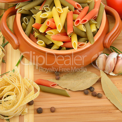 macaroni, noodles and spices