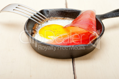 egg sunny side up with italian speck ham