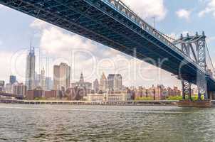 Stunning view of Manhattan Bridge and Lower Manhattan skyline fr