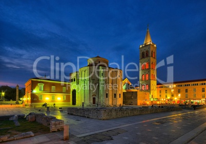 Zadar Kirche Sankt Donatus Nacht  01