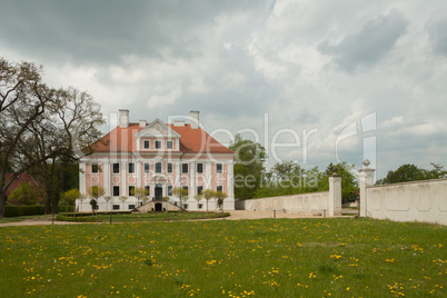 Schloss Rietz mit Garten