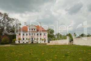 Schloss Rietz mit Garten