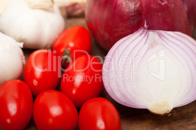 onion garlic and tomatoes