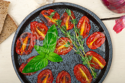 baked cherry tomatoes with basil and thyme