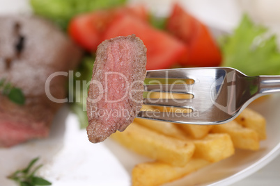 Steak Fleisch essen mit Gabel
