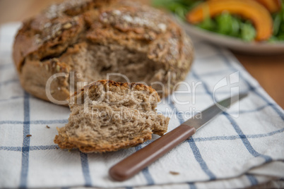 Frisches Vollkornbrot