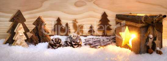 Weihnachtliche Szene aus Holz mit Laterne