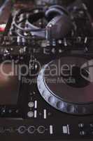 Sound mixer of DJ turntable