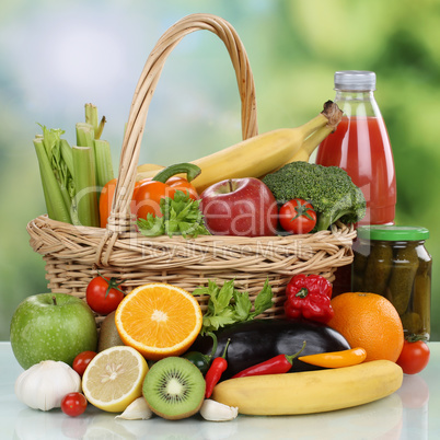 Früchte, Gemüse, Getränke, vegetarisch Lebensmittel Einkäufe