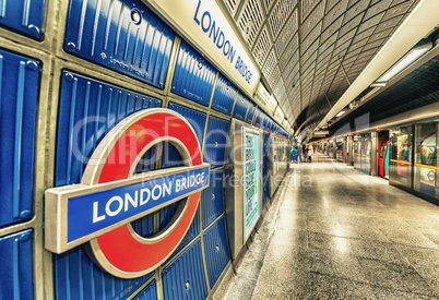 LONDON - SEPTEMBER 28, 2013: London Bridge underground sign. Lon