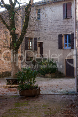 Square in Puycelsi