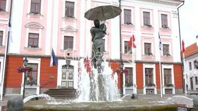 The fountain statue infront of the old city hall of Estonia GH4 4K
