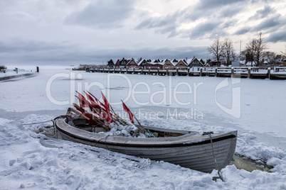 Fischerboot im Winter