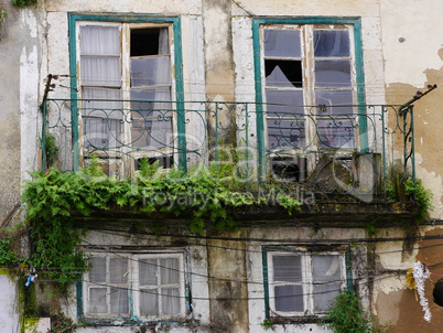 Alte Hausfassade in Lissabon