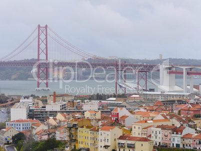Lissabon mit Bruecke des 25. April