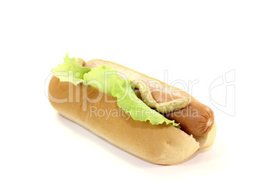 Hot dog mit Salatblatt