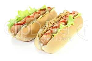 Hot dogs mit Ketchup und Röstzwiebeln