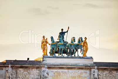 Sculpture of the chariot on top of the Arc de Triomphe du Carrou