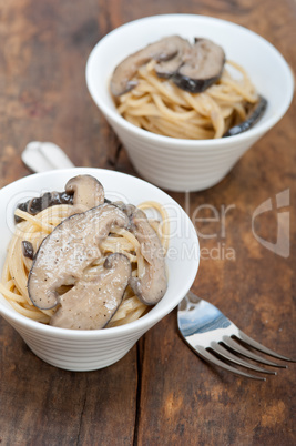 Italian spaghetti pasta and mushrooms