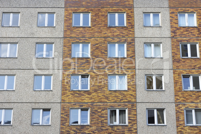 Fassade eines Plattenbaus in Neubrandenburg,Deutschland