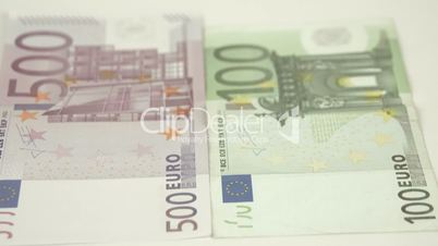 Upper view of the 100 and 500 Euro bill