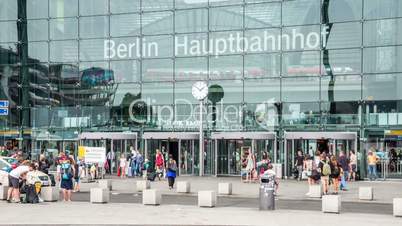 glass facade of the Berlin central station - DSLR hyperlapse