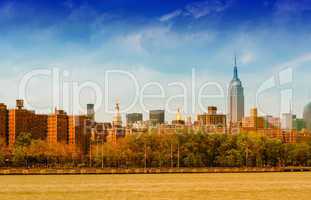 The tight cluster of skyscrapers habituating midtown Manhattan w