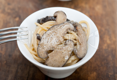 Italian spaghetti pasta and mushrooms