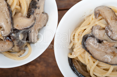 Italian spaghetti pasta and mushrooms