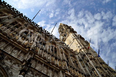 rathaus mit himmel