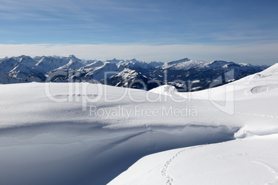 Berge Alpen mit Schnee im Winter