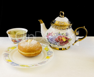 Donut and teapot