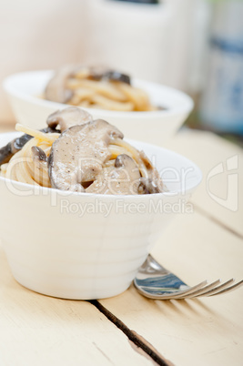 Italian spaghetti pasta and mushrooms