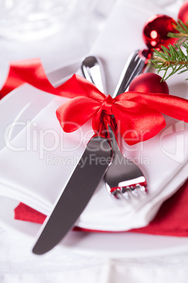 Romantic red Christmas table setting