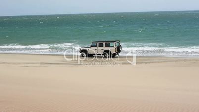 Offroad am Atlantik Strand in der Namib Wüste