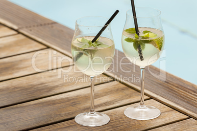 hugo prosecco elderflower soda ice summer drink