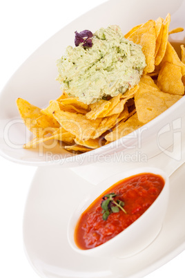 Crisp corn nachos with guacamole sauce