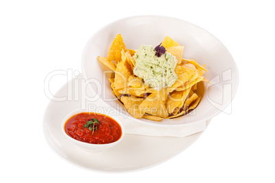 Crisp corn nachos with guacamole sauce