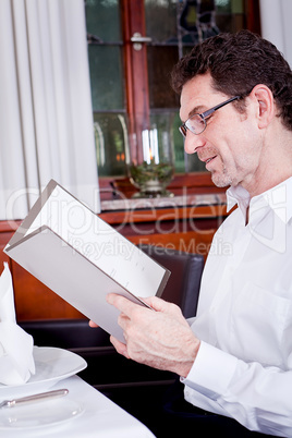 man and woman in restaurant for dinner man and woman in restaurant for dinner