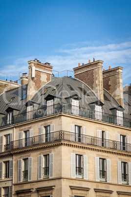 Exterior of a historical townhouse in Paris