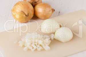 Whole, peeled and diced brown onion