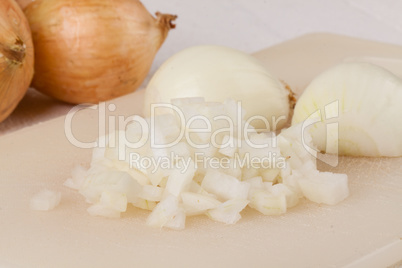 Whole, peeled and diced brown onion