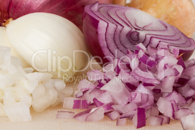 Whole, peeled and diced brown onion