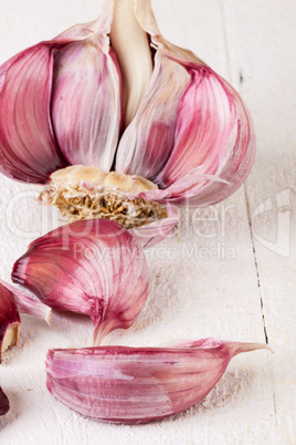 Fresh garlic bulb with loose cloves