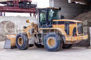 Front end loader