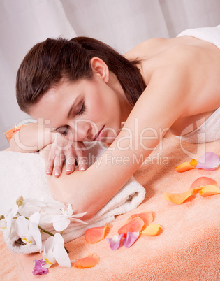 young attractive smilig woman doing wellness spa