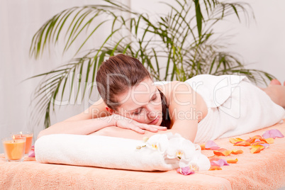 young attractive smilig woman doing wellness spa