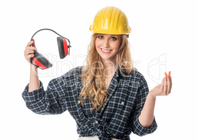 Handwerker mit Ohrenschutz
