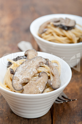 Italian spaghetti pasta and mushrooms