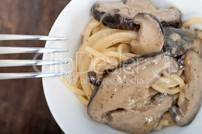 Italian spaghetti pasta and mushrooms